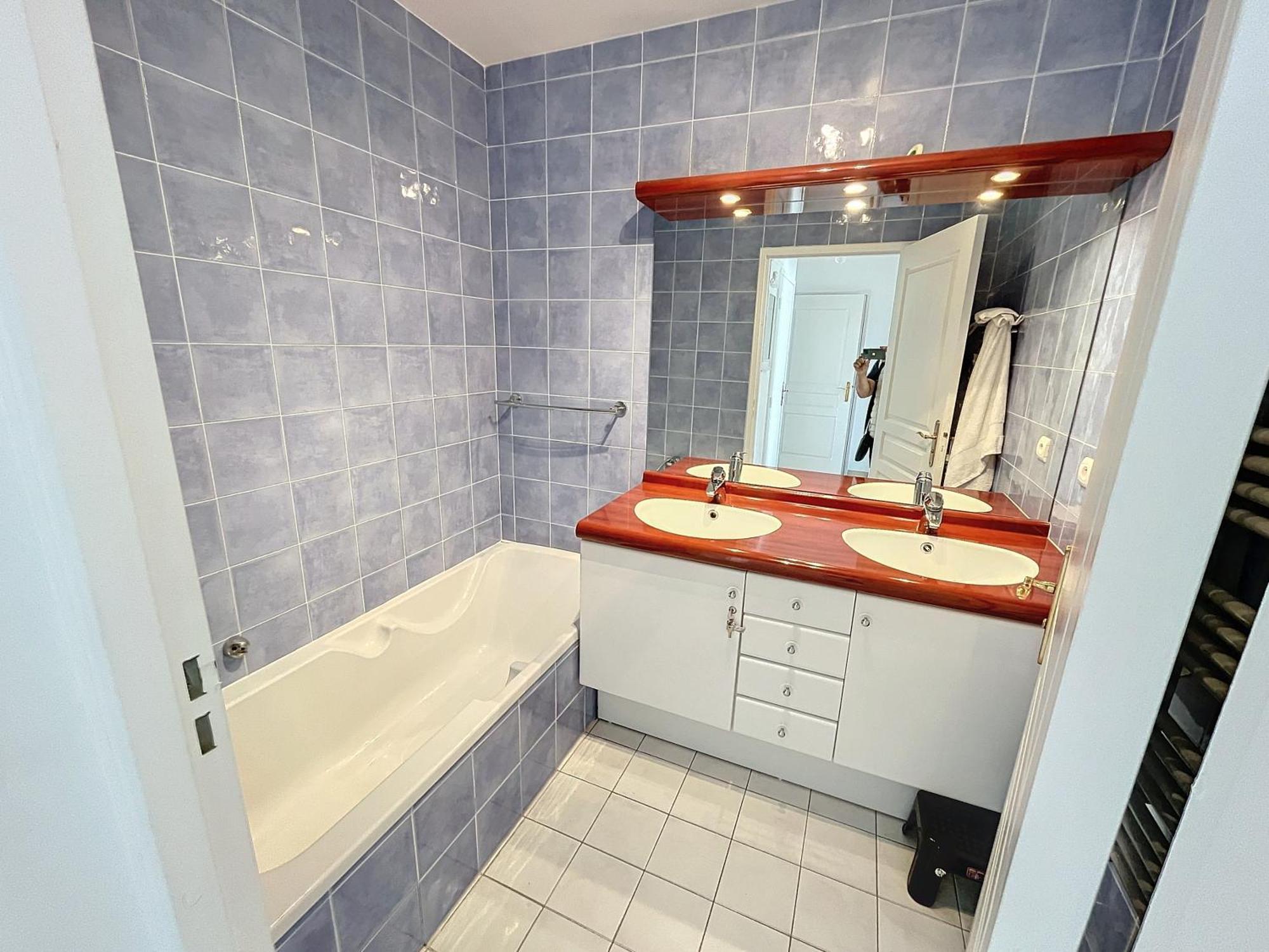 2 Bedroom With Pool 2 Bathrooms 339 *